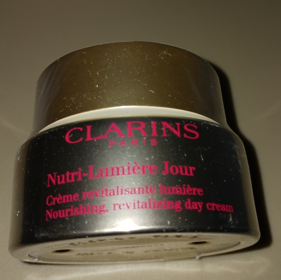 *SEALED* Clarins Nutri Lumiere Jour Day Cream Moisturizer - Picture 4 of 16